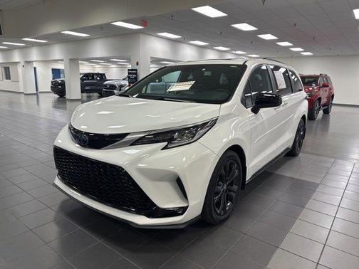 2024 Toyota Sienna XSE 7 Passenger