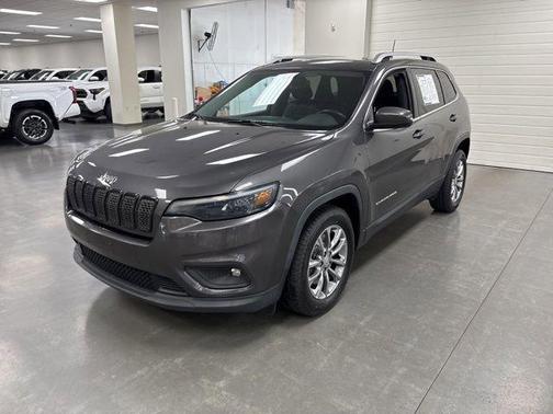 Granite Crystal Metallic Clearcoat 2019 Jeep Cherokee Latitude Plus