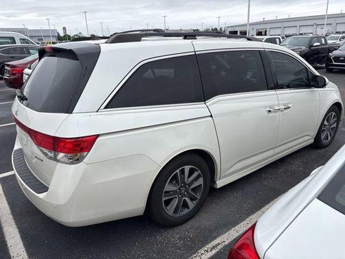 White Diamond Pearl 2016 Honda Odyssey Touring Elite