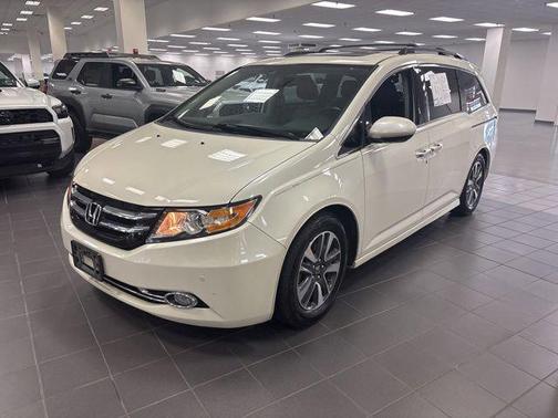 White Diamond Pearl 2016 Honda Odyssey Touring Elite
