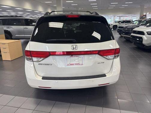 White Diamond Pearl 2016 Honda Odyssey Touring Elite