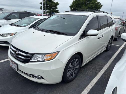White Diamond Pearl 2016 Honda Odyssey Touring Elite