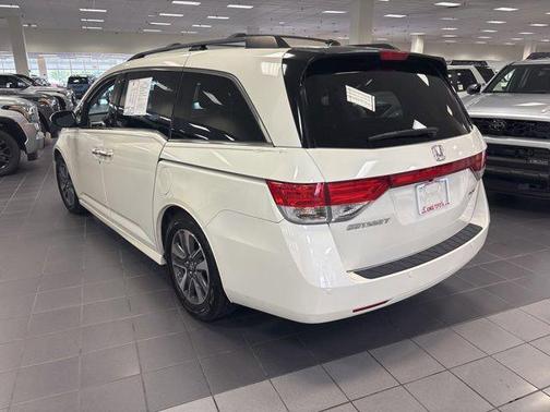 White Diamond Pearl 2016 Honda Odyssey Touring Elite
