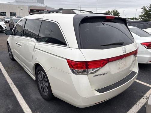 White Diamond Pearl 2016 Honda Odyssey Touring Elite