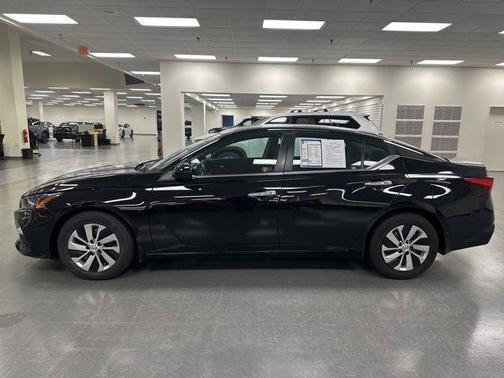 2022 Nissan Altima S FWD