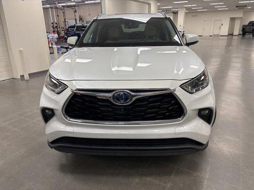 2022 Toyota Highlander Hybrid Limited