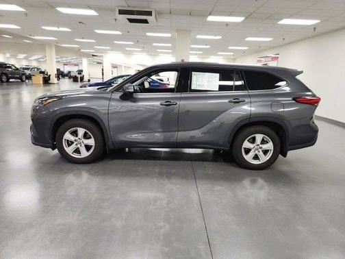 2021 Toyota Highlander LE