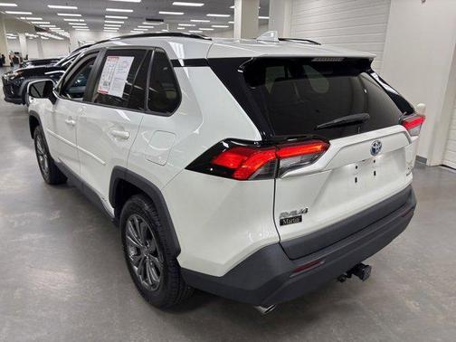 2022 Toyota RAV4 Hybrid XLE Premium