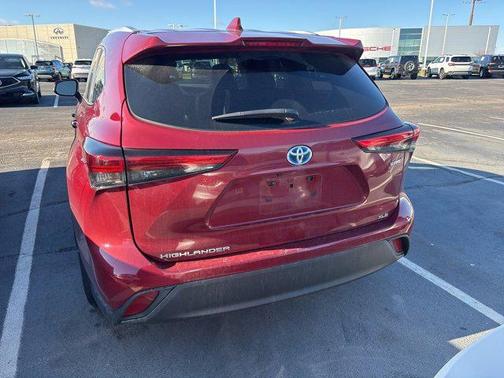 2023 Toyota Highlander Hybrid XLE