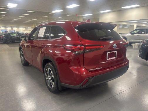 2023 Toyota Highlander Hybrid XLE