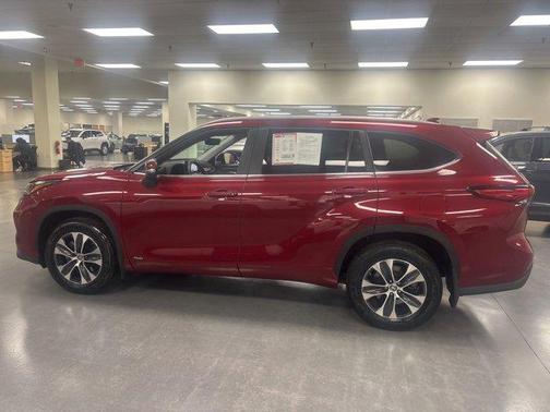 2023 Toyota Highlander Hybrid XLE