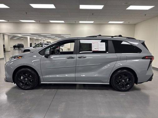 2025 Toyota Sienna Woodland Edition