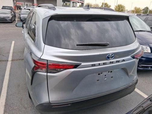 2022 Toyota Sienna XLE
