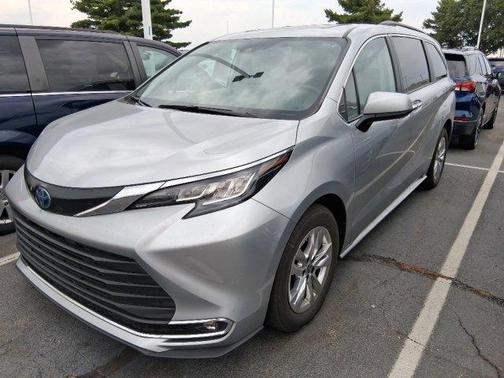 2022 Toyota Sienna XLE