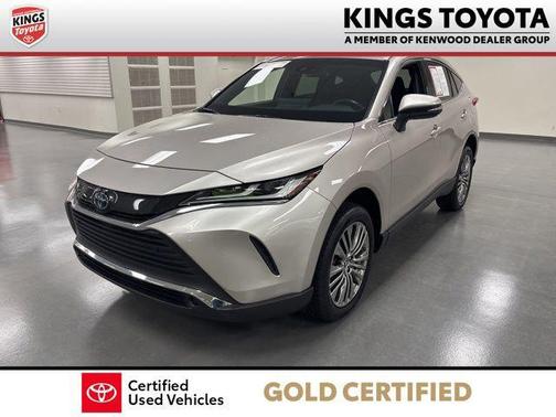 Titanium Glow 2022 Toyota Venza XLE