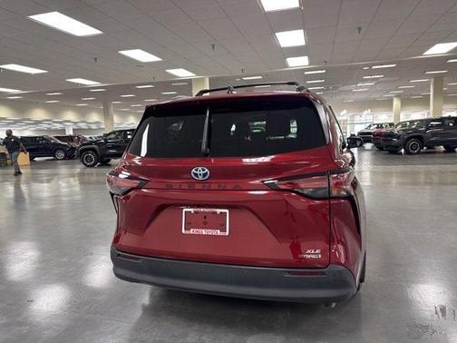 2022 Toyota Sienna XLE