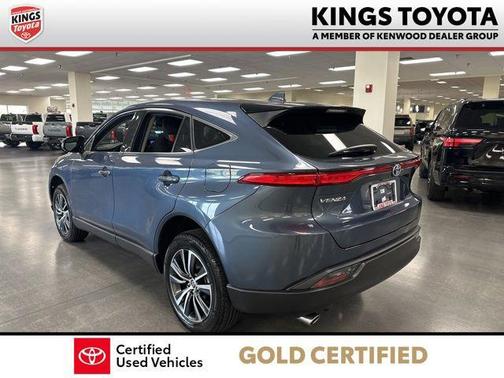 Coastal Gray Metallic 2023 Toyota Venza LE