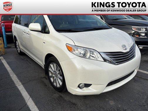 2017 Toyota Sienna XLE
