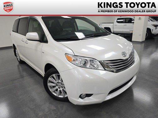 2017 Toyota Sienna XLE