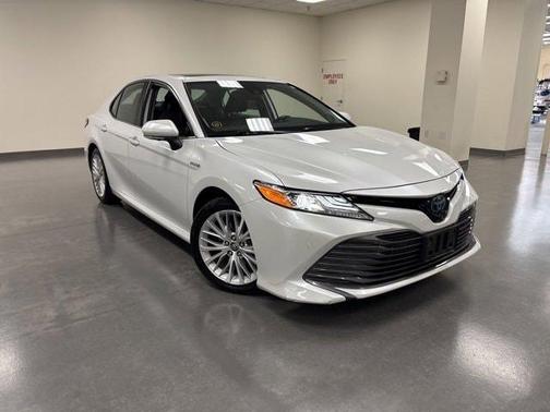 2020 Toyota Camry Hybrid XLE