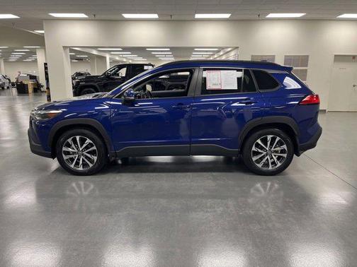 2022 Toyota Corolla Cross XLE