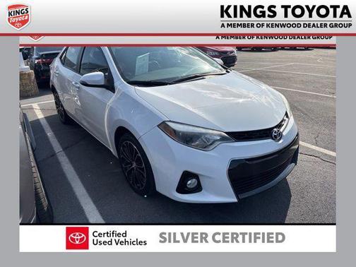 Super White 2016 Toyota Corolla S Plus