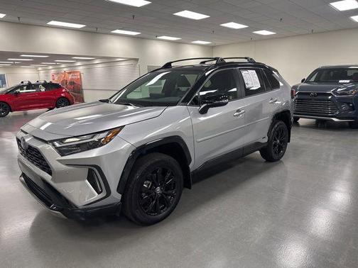 2024 Toyota RAV4 Hybrid SE