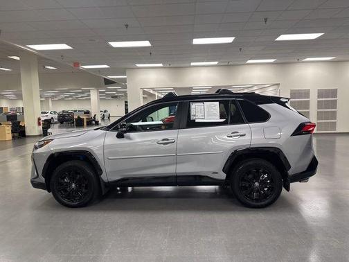 2024 Toyota RAV4 Hybrid SE