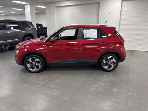 2023 Hyundai VENUE SEL