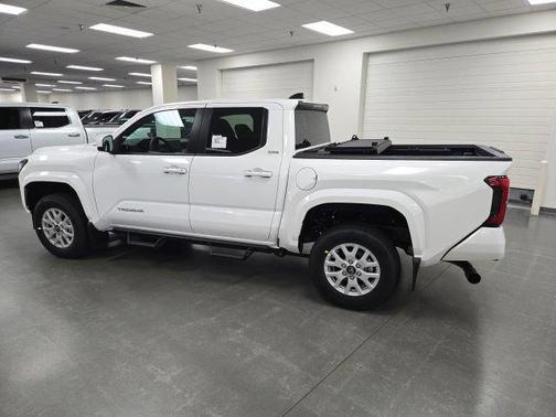 Ice 2026 Toyota Tacoma SR5