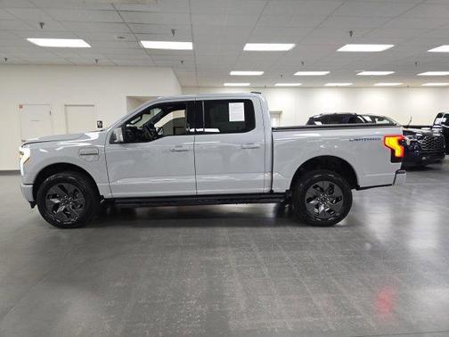 Avalanche 2023 Ford F-150 Lightning LARIAT