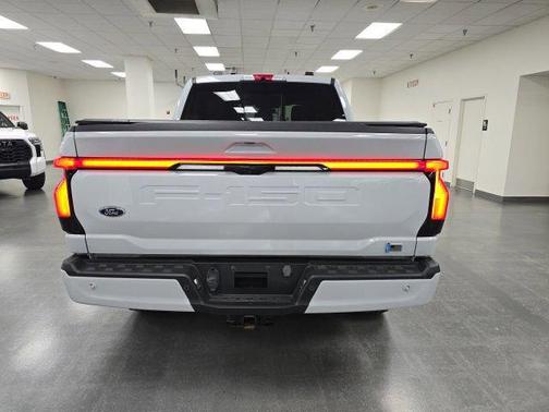 Avalanche 2023 Ford F-150 Lightning LARIAT