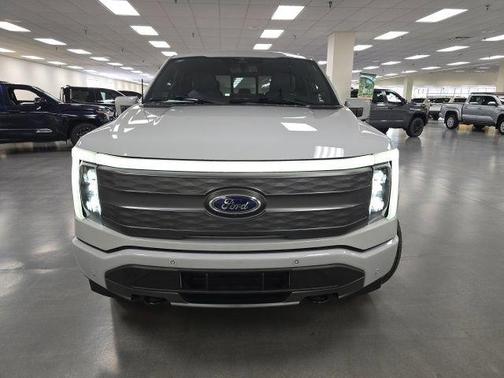 Avalanche 2023 Ford F-150 Lightning LARIAT
