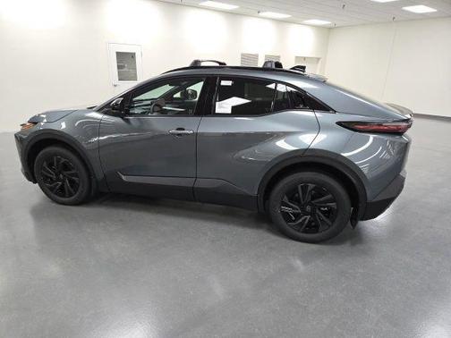 Overcast 2026 Toyota C-HR SE