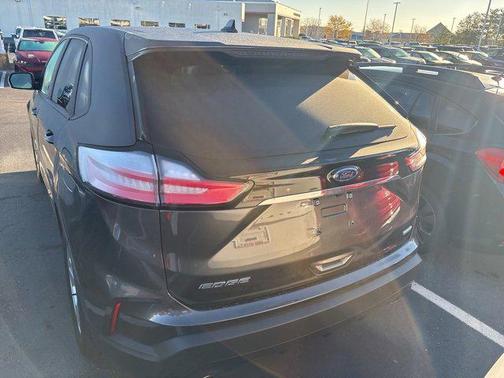 2020 Ford Edge SE