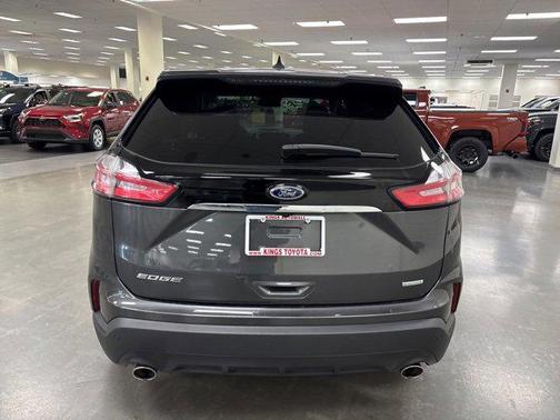 2020 Ford Edge SE