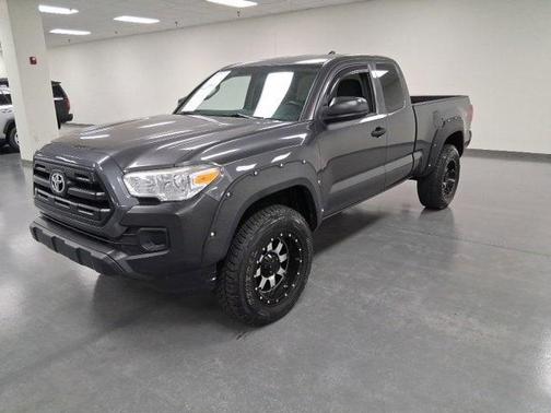 2016 Toyota Tacoma SR