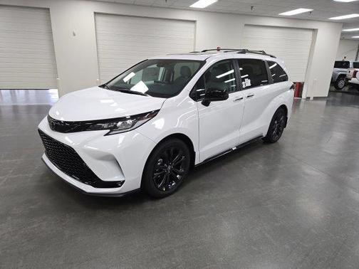 Ice 2026 Toyota Sienna XSE 7 Passenger