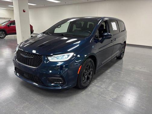 2022 Chrysler Pacifica Hybrid Limited