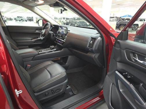 Scarlet Ember Tintcoat 2025 Nissan Pathfinder SL 4WD