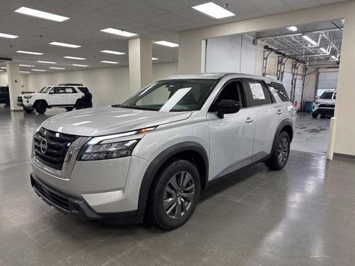 2024 Nissan Pathfinder S
