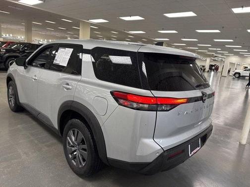 2024 Nissan Pathfinder S