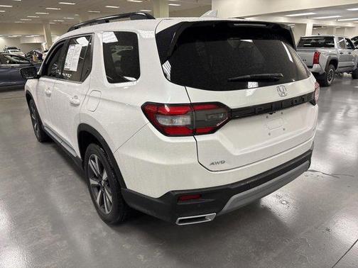 2023 Honda Pilot AWD Elite
