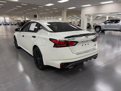 2022 Nissan Altima SR Intelligent AWD