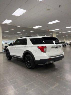 Star White Metallic Tri-Coat 2021 Ford Explorer XLT