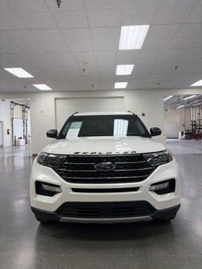 Star White Metallic Tri-Coat 2021 Ford Explorer XLT