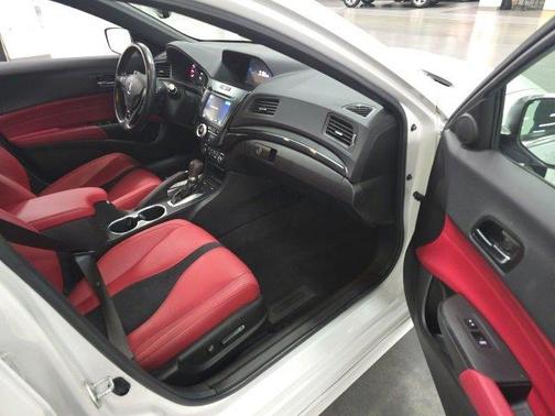 2022 Acura ILX TECHNOLOGY&A-SPEC PACKAGES