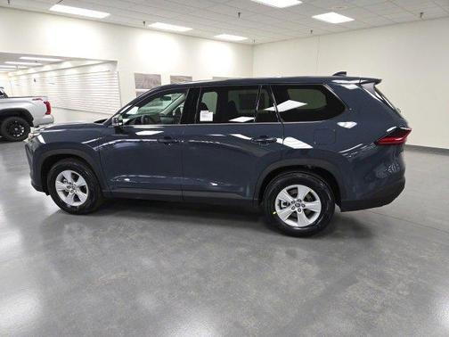 2026 Toyota Highlander LE