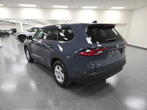 2026 Toyota Highlander LE