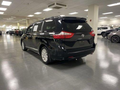 2015 Toyota Sienna LE